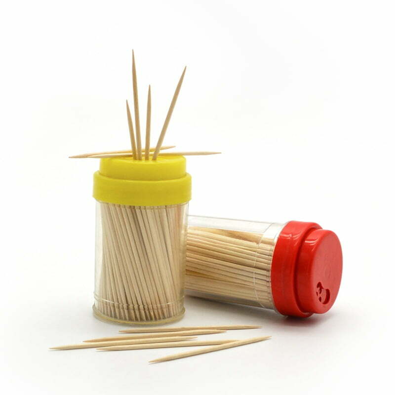 Palillos de bambú fabricados con una máquina comercial de palillos.